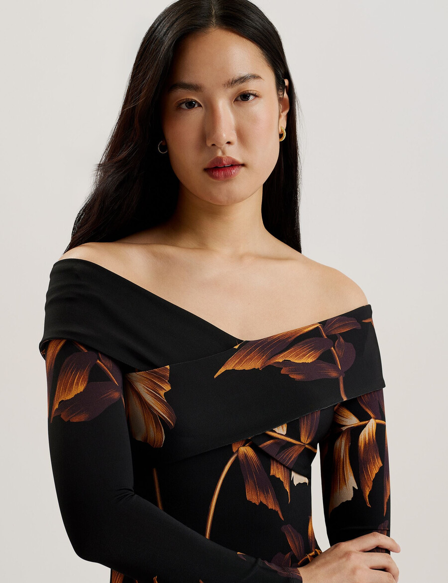 josefen - tryckt bardot långärmad midiklänning