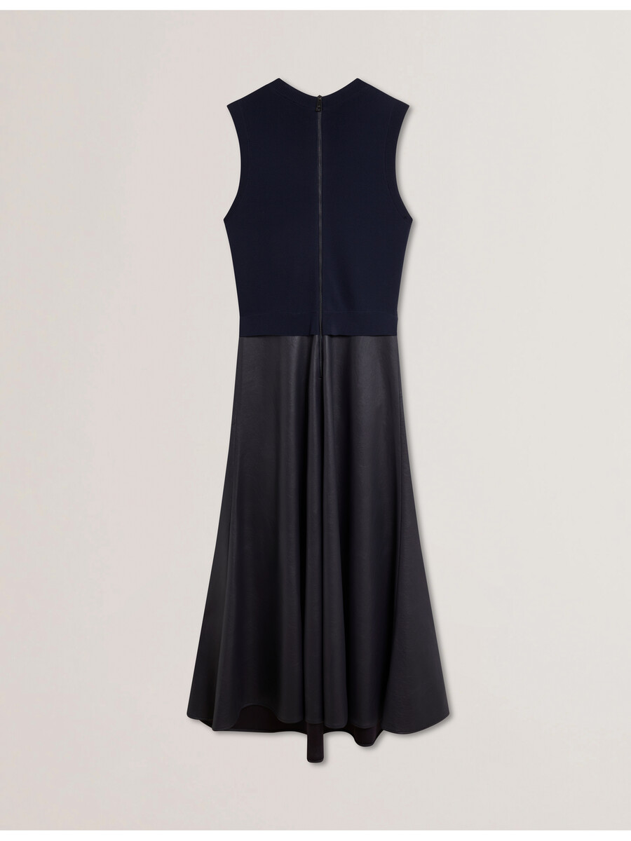 labasa - Ärmlös stickad midiklänning i konstläder