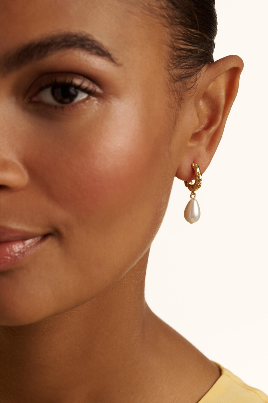 tilly - twisted pearl drop Örhängen