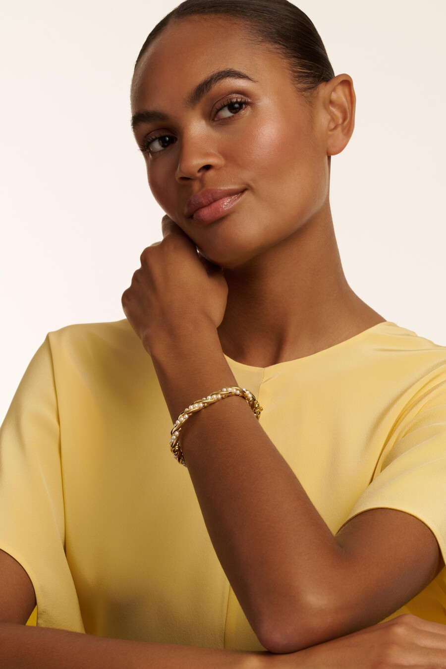 tilaa - twisted pearl cuff