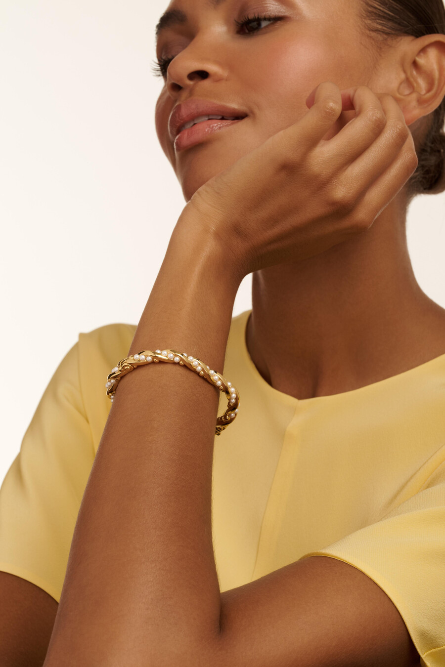 tilaa - twisted pearl cuff