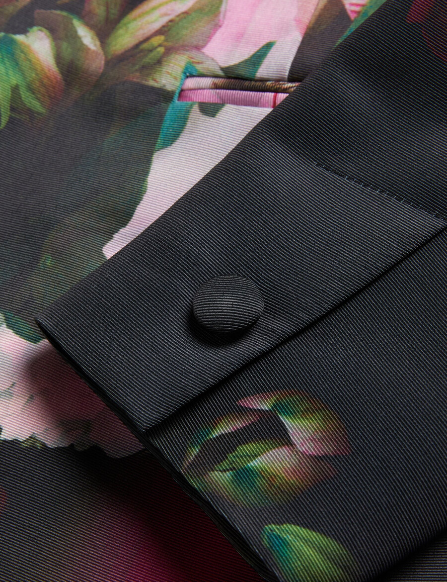 okuni - figursydd skräddarsydd jacka med blommönster