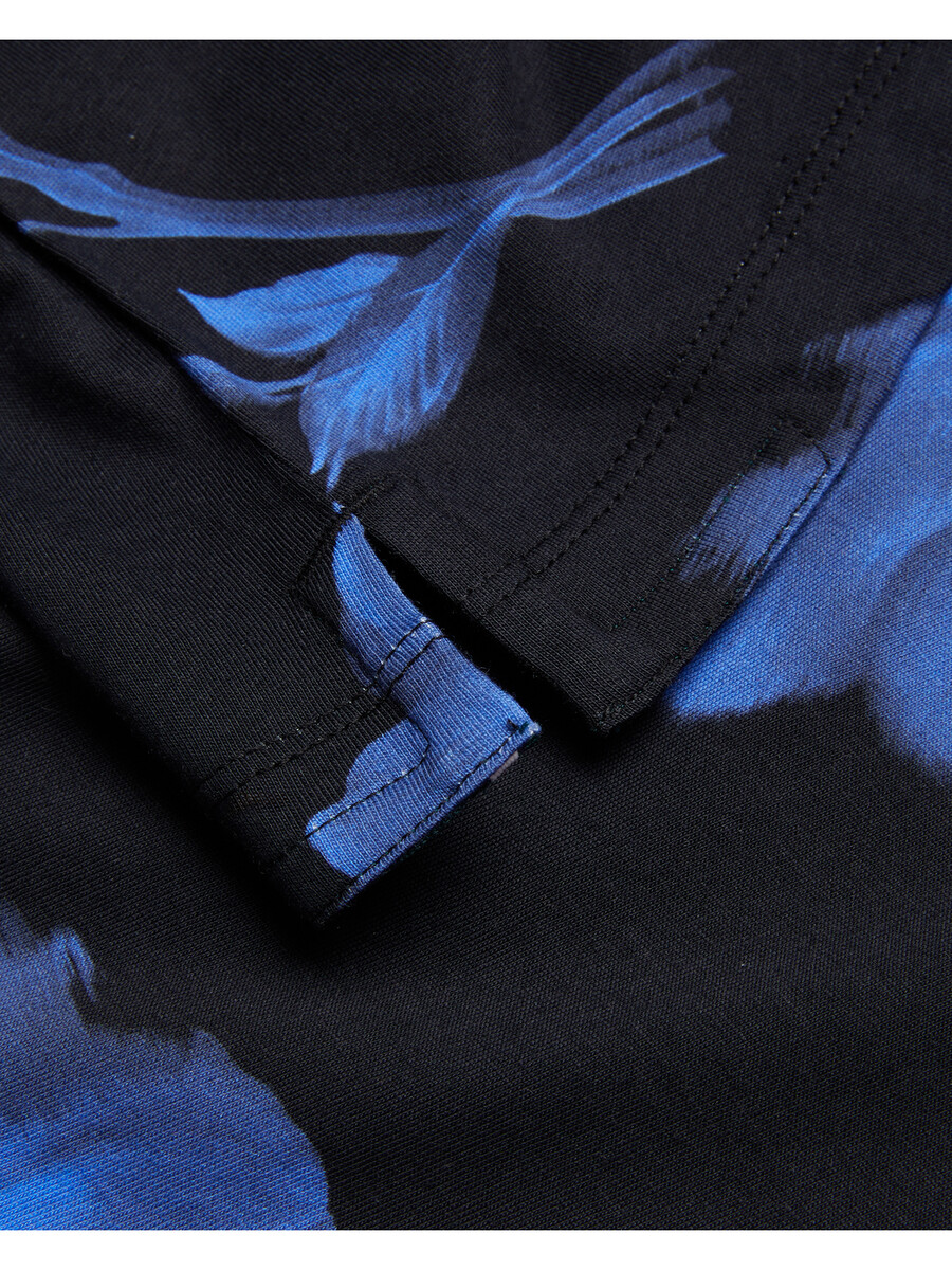 vendis - t-shirt i bomull med kontrastblommigt tryck