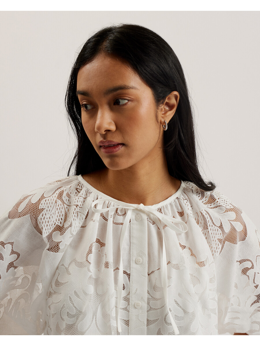 bacina - blus med 34 ballongärm i spets