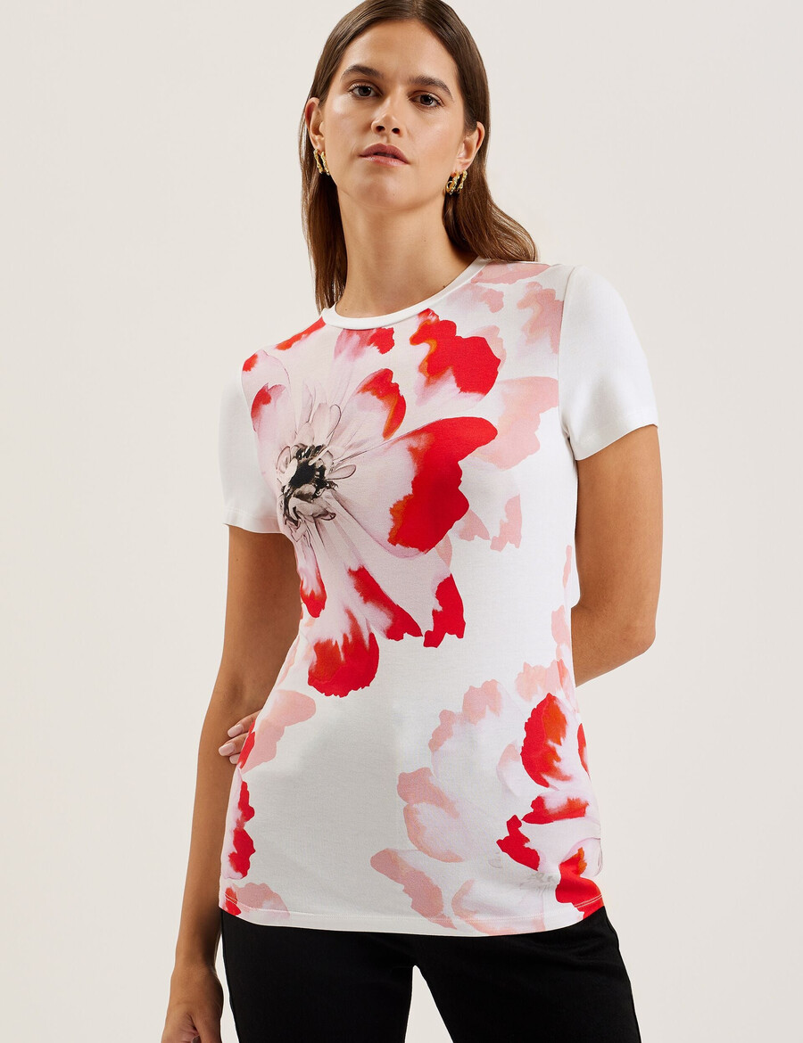 sindhaa - kortärmad t-shirt med blommönster