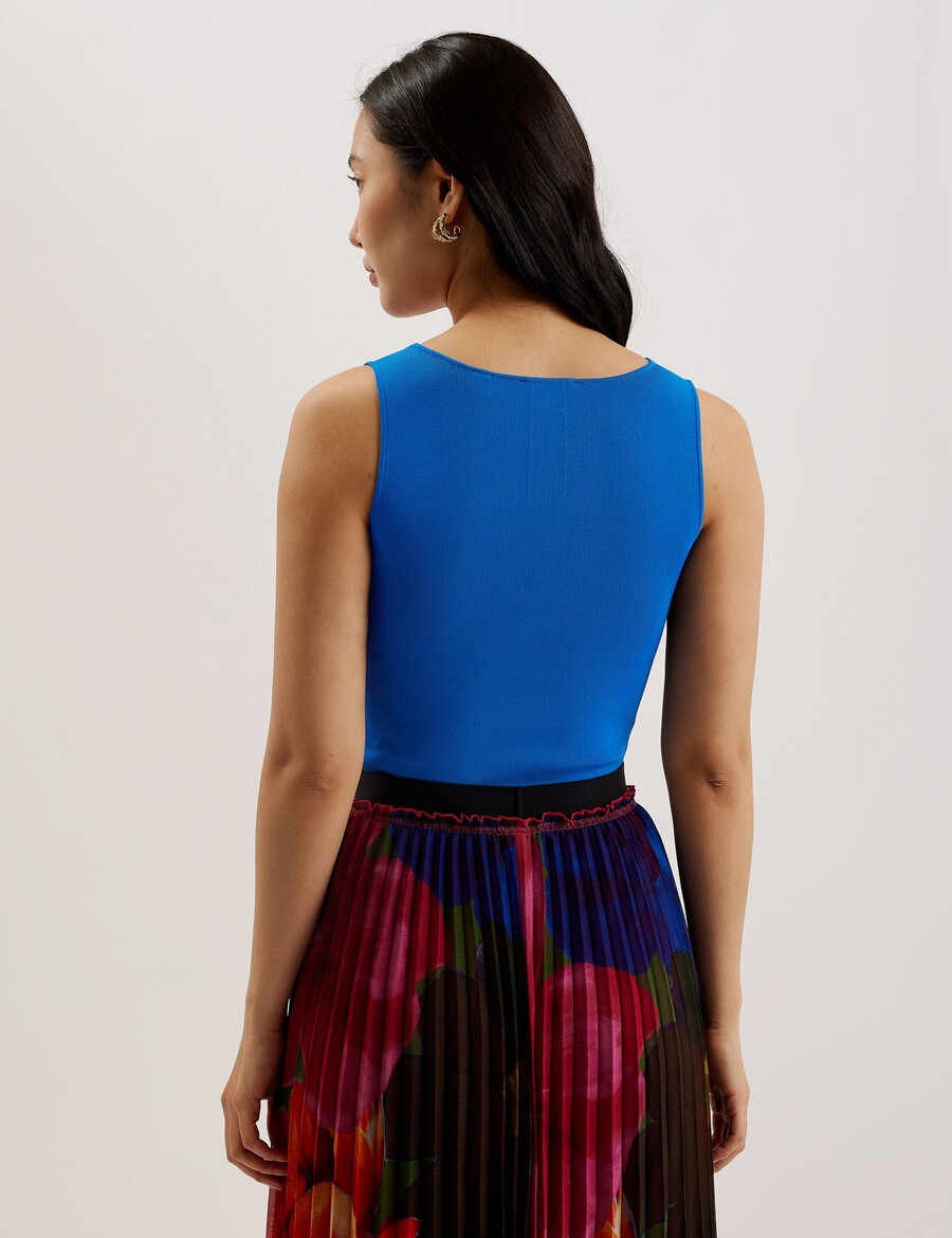 josiiy - v-ringad slim fit ärmlös stickad topp